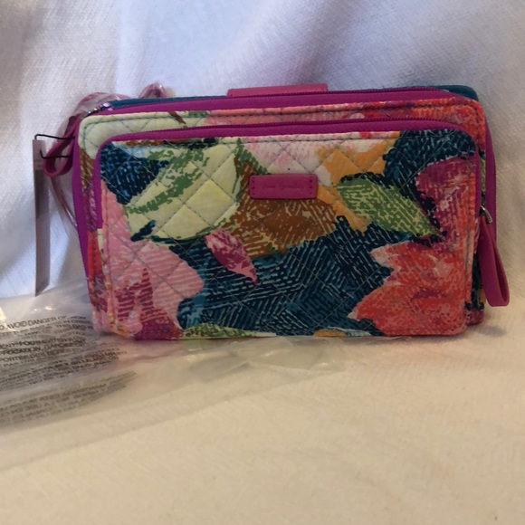 Vera Bradley Handbags - VeraBradley Iconic Deluxe all together crossbody